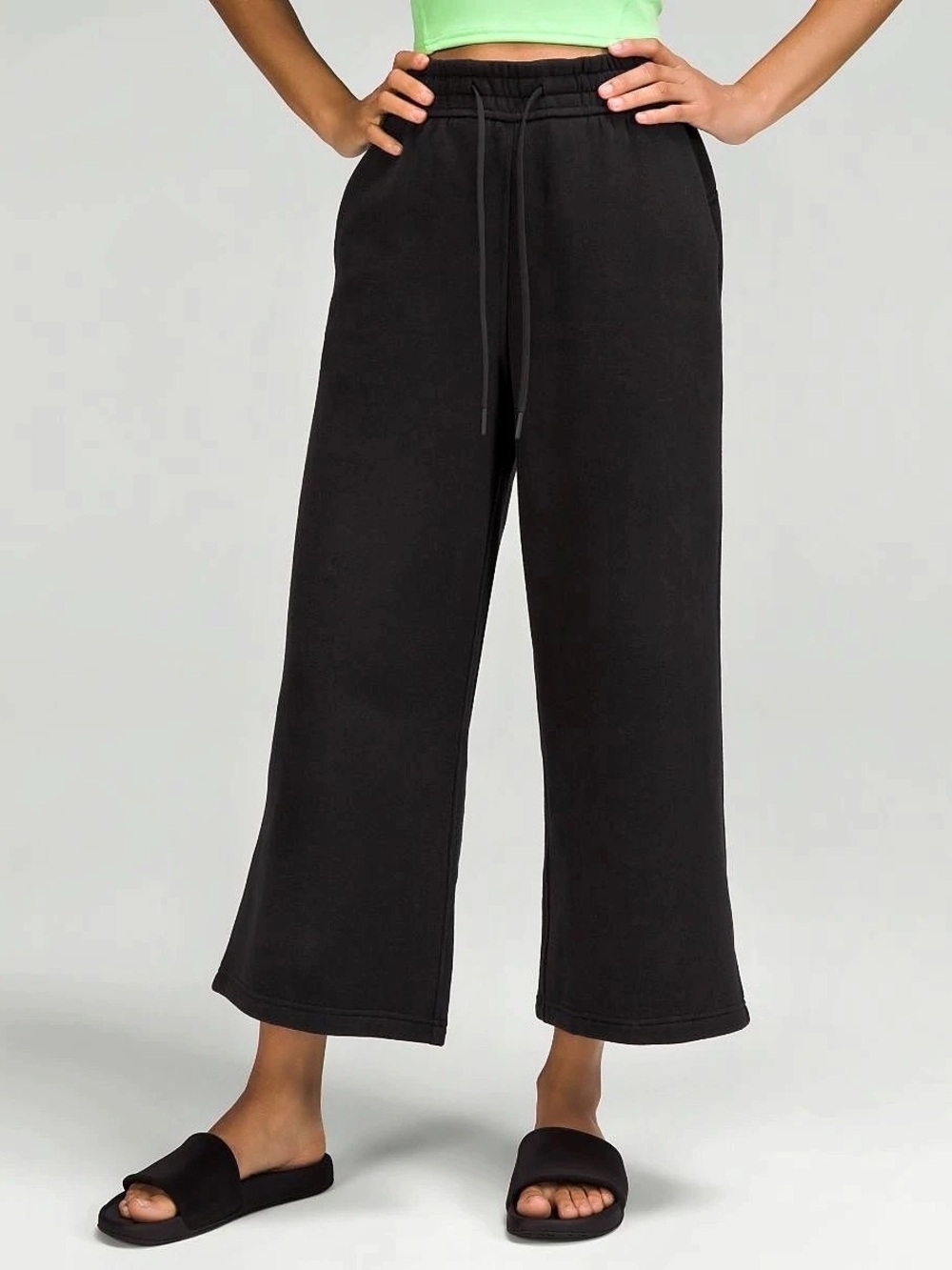 Lululemon Loungeful High Rise Wide Leg Crop Pants Black Fleece Size 6 LW6BVDS